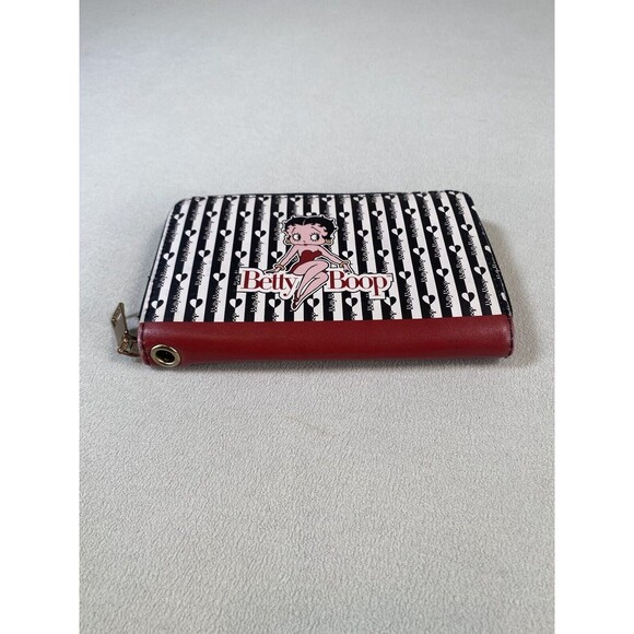 Betty Boop Hearts Wristlet Wallet Zipper - Picture 2 of 9